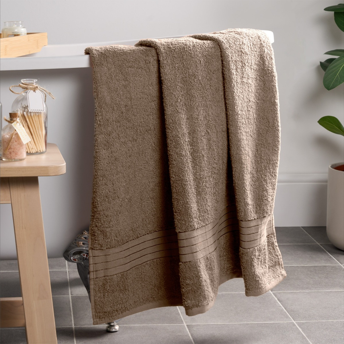 Brentfords 100% Cotton Towel - Mocha>