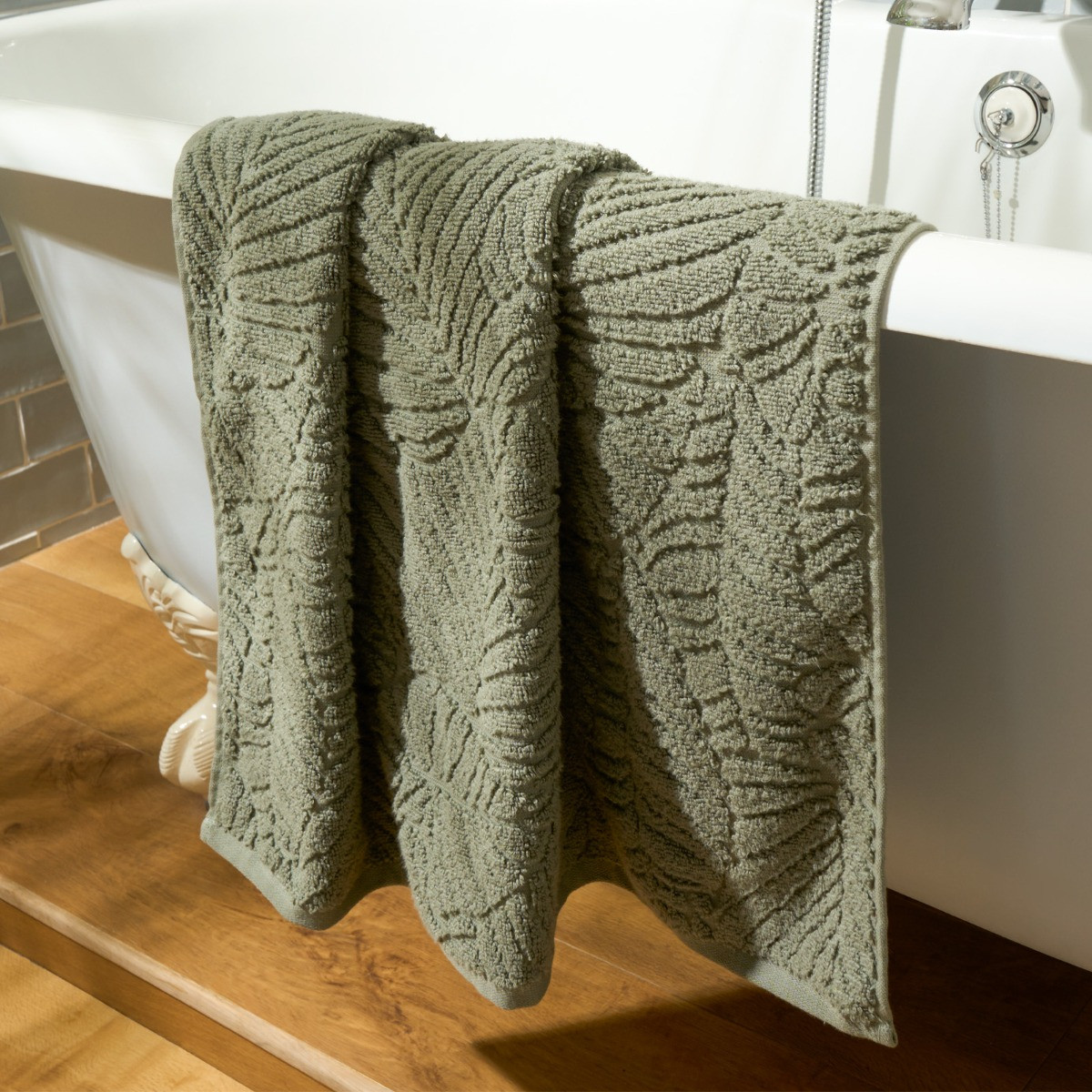 OHS Jacquard Texture Leaf Towel, Sage Green - Hand Towel>