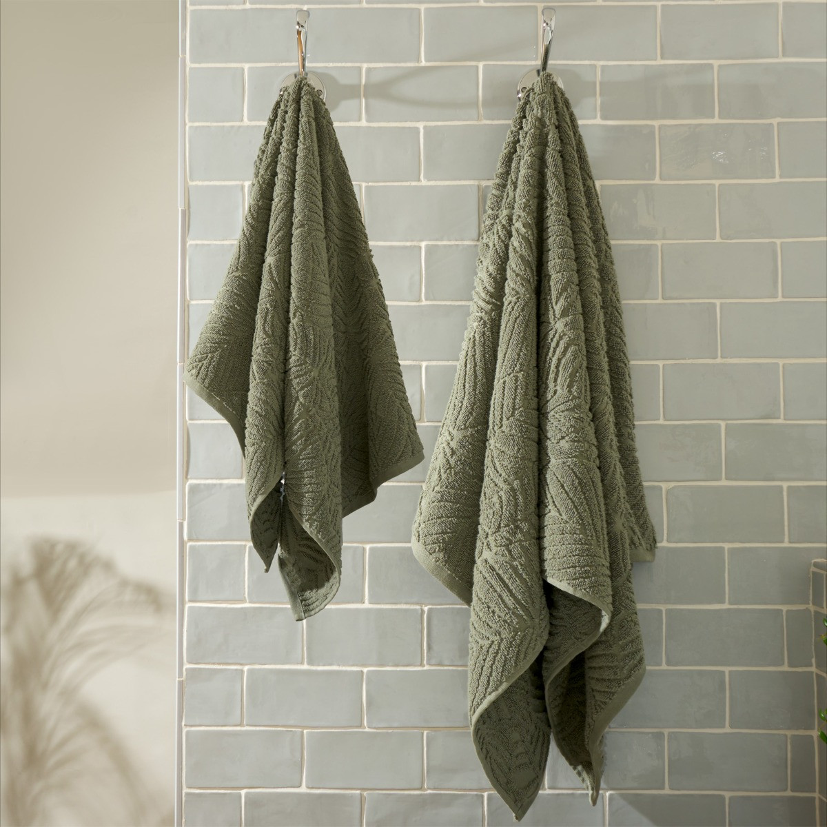 OHS Jacquard Texture Leaf Towel, Sage Green - Hand Towel>