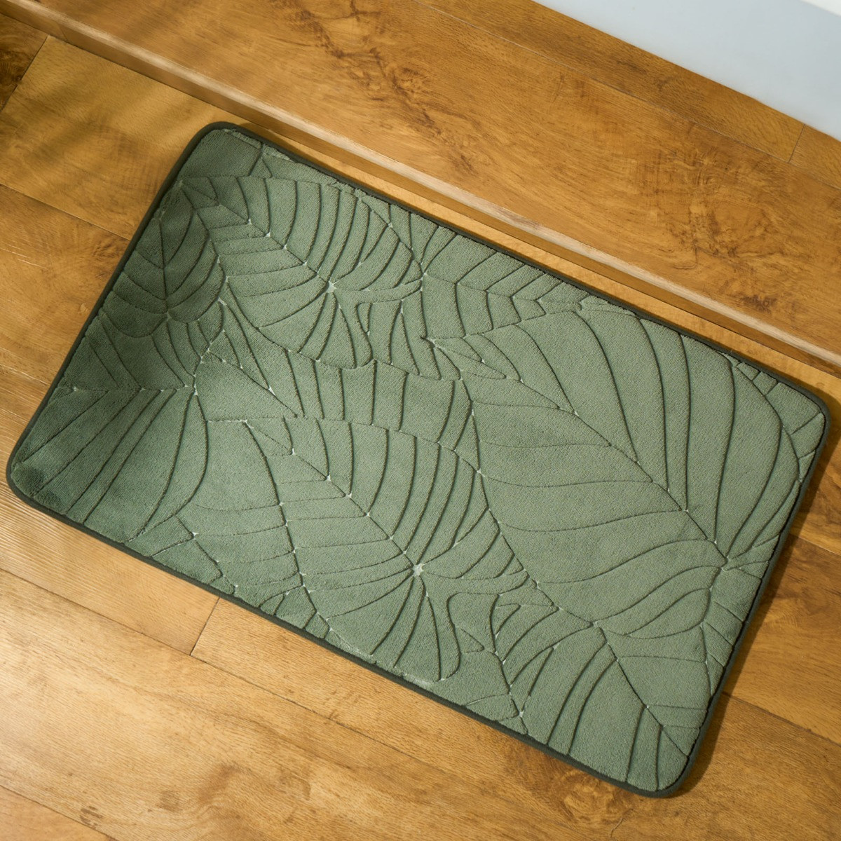 OHS Leaf Embossed Plush Foam Bath Mat - Green>