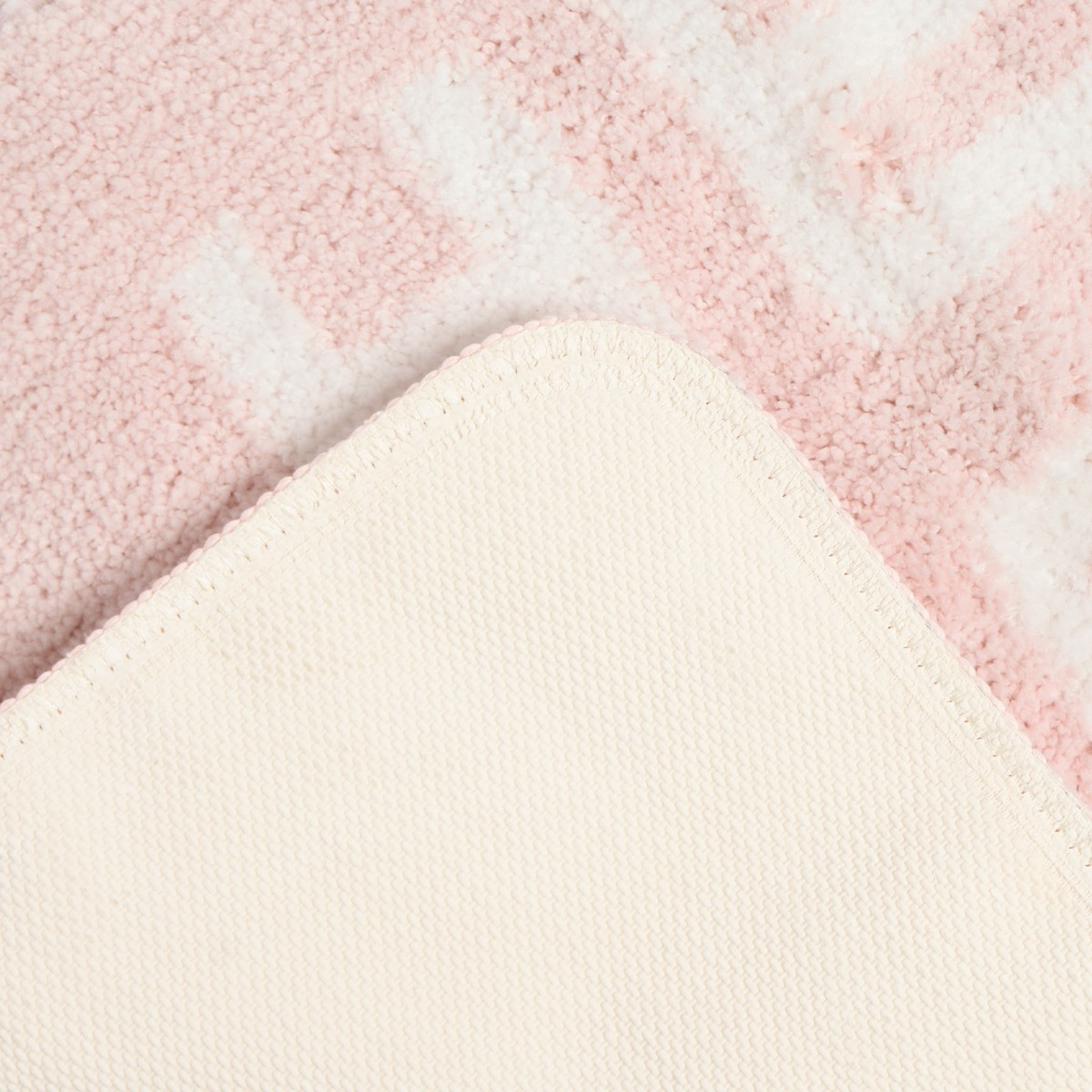 OHS Hey Gorge Tufted Bath Mat - Blush>