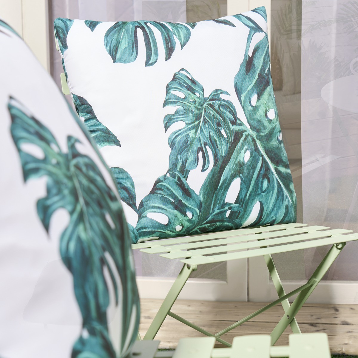 OHS Indoor/Outdoor Tropical Print Cushion Covers - Green/White>