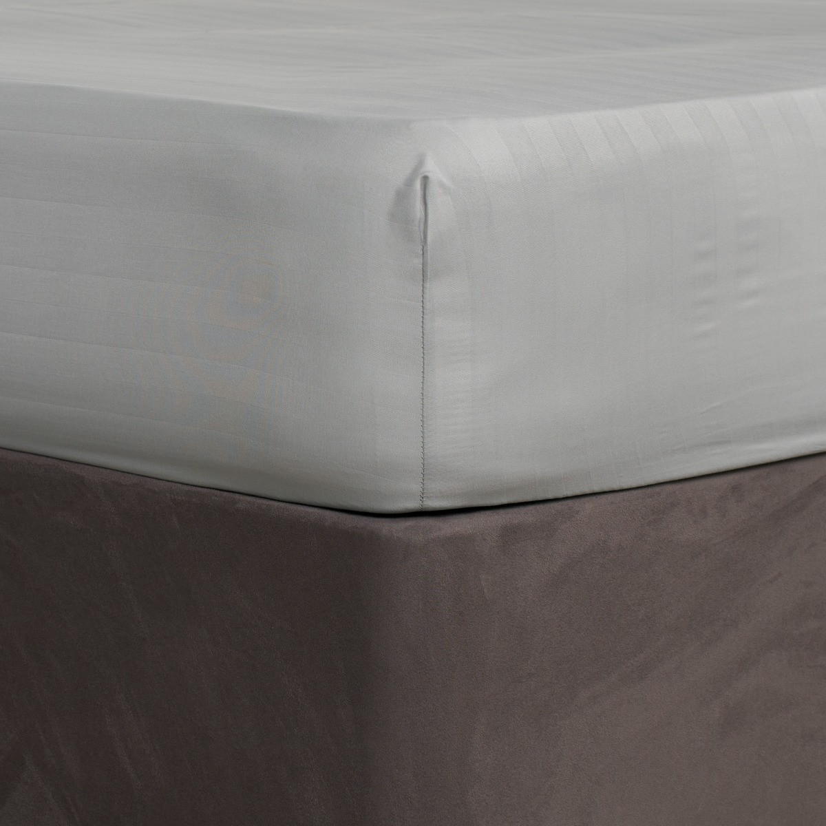 Brentfords Satin Stripe Fitted Sheet - Silver>