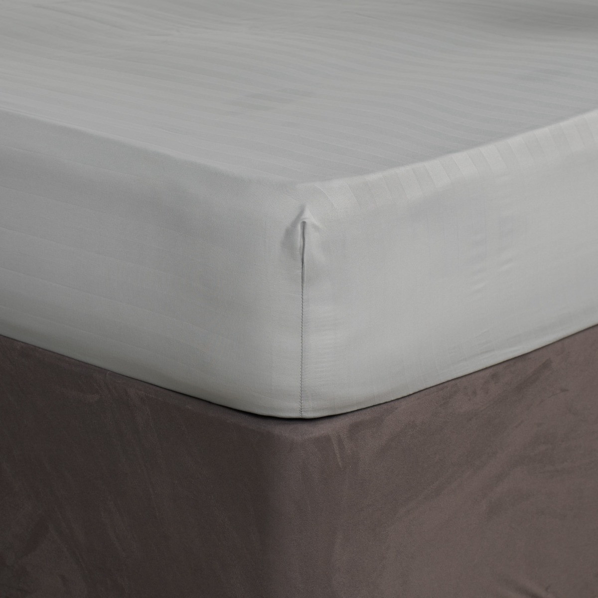 Brentfords Satin Stripe Fitted Sheet - Silver>