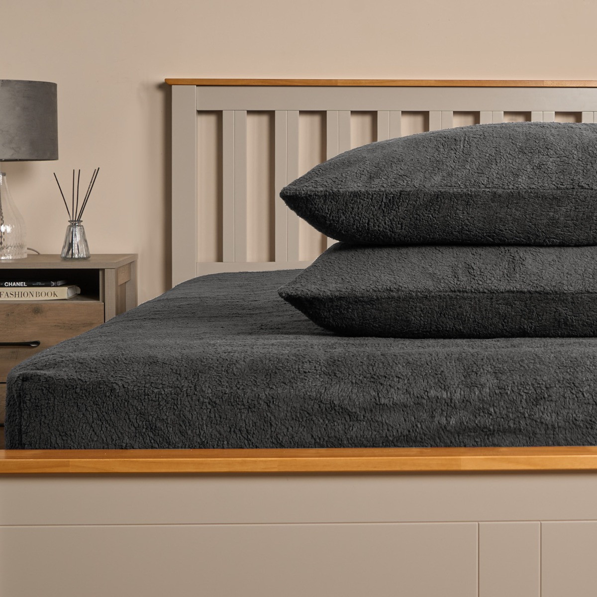 Brentfords Teddy Fleece Fitted Sheet, Charcoal Grey - King>