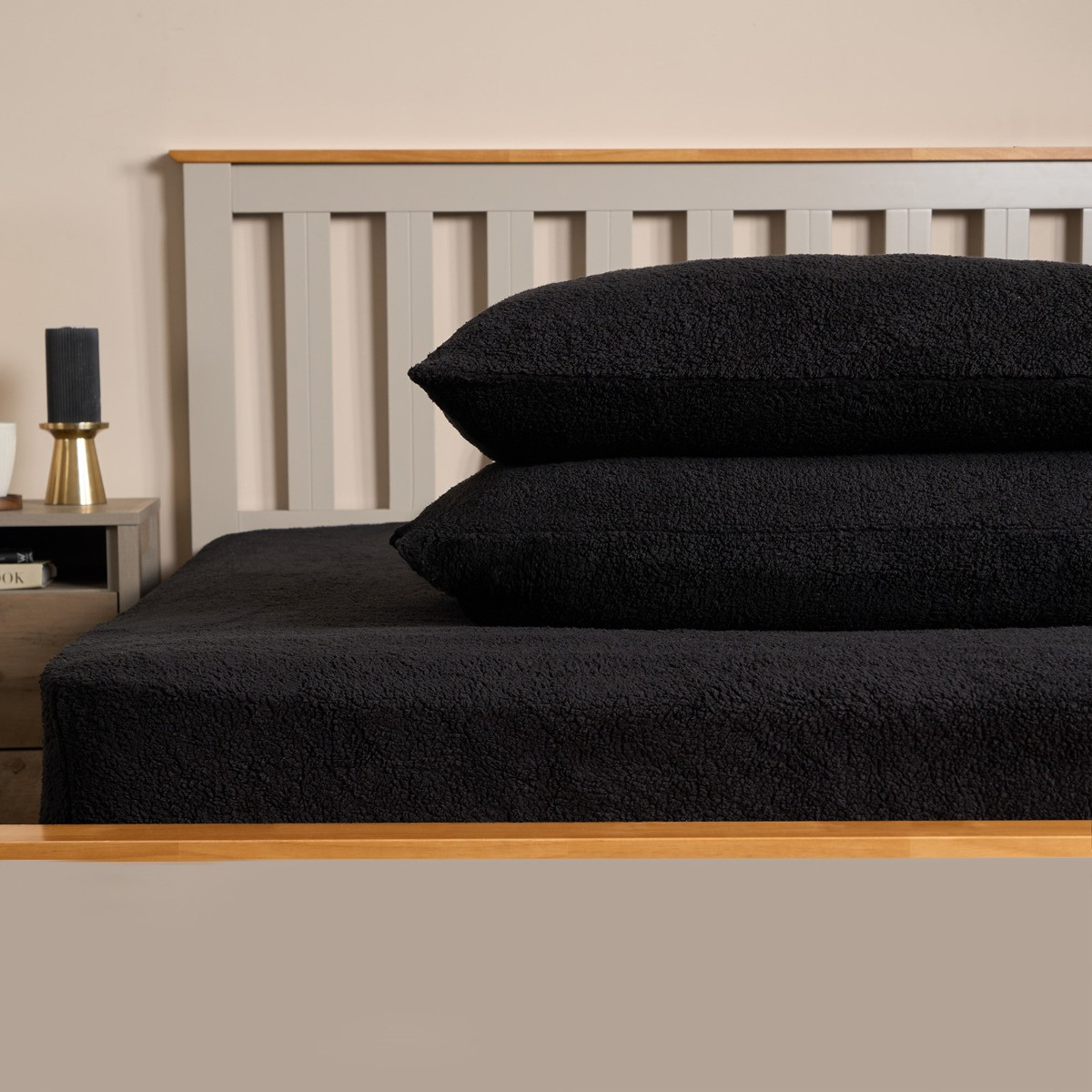 Brentfords Teddy Fleece Fitted Sheet, Black - Single>