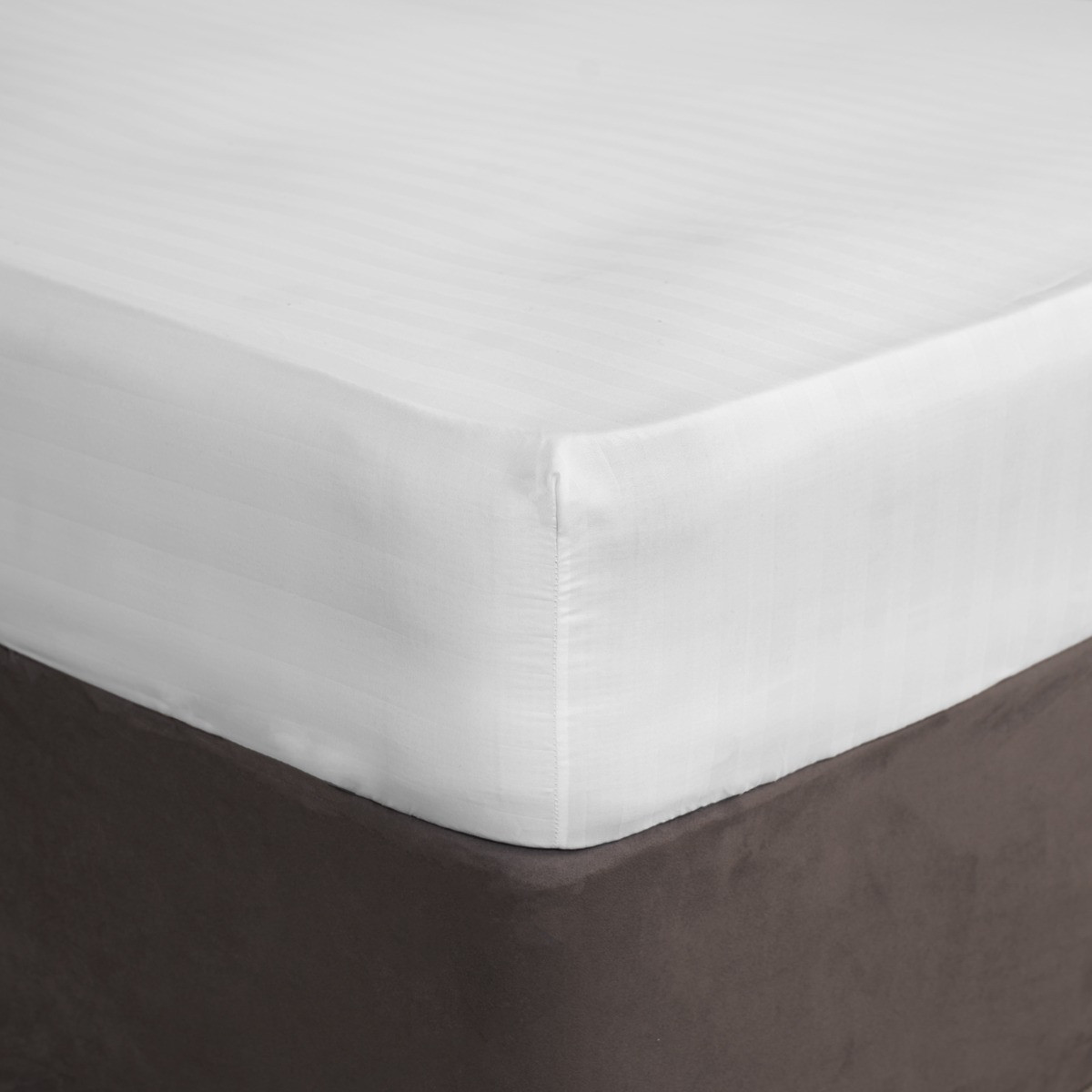 Brentfords Satin Stripe Fitted Sheet - White>