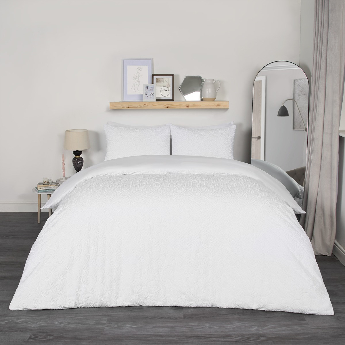 OHS Maya Geometric Embossed Duvet Set - White>