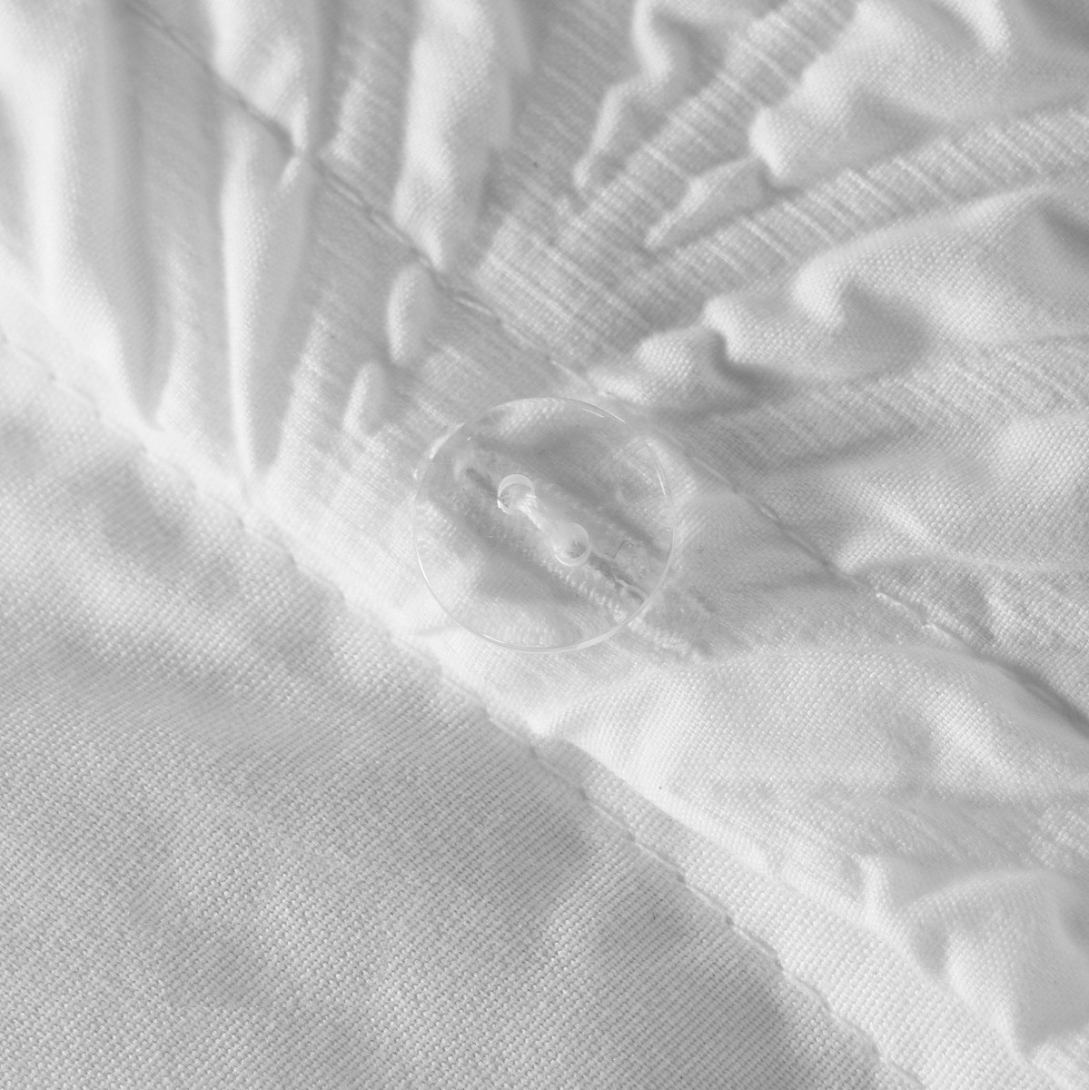 OHS Maya Geometric Embossed Duvet Set - White>