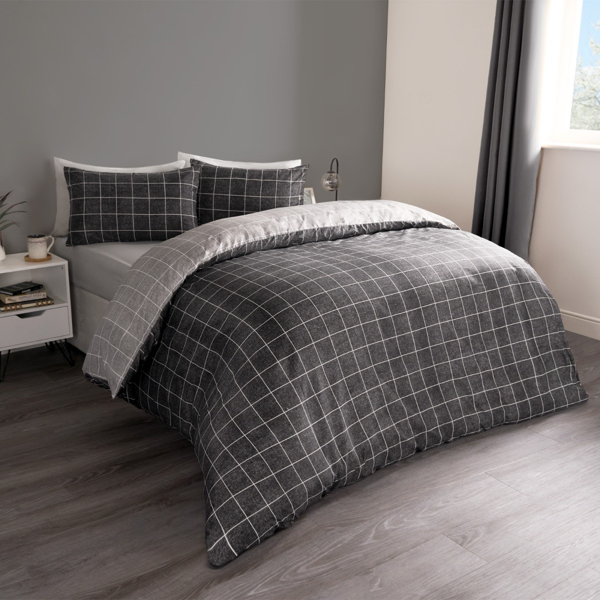 OHS Fine Line Check Reversible Duvet Set - Charcoal/Black>