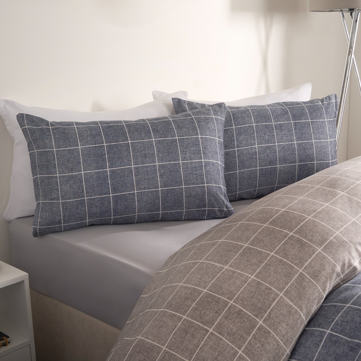 OHS Fine Line Check Reversible Duvet Set - Navy/Grey>