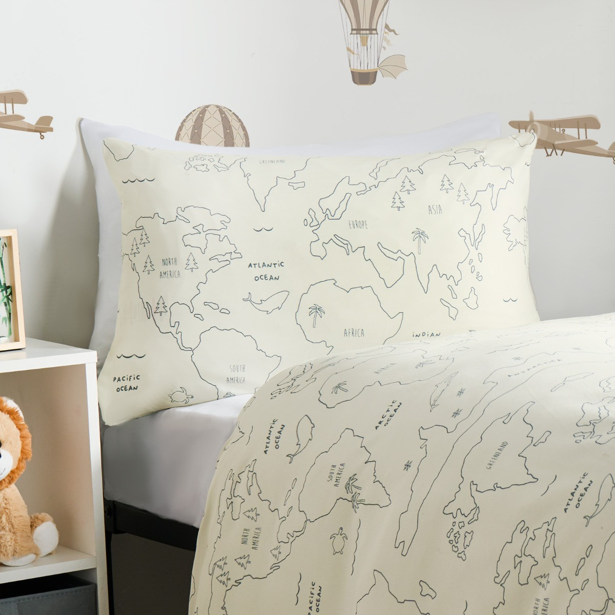 OHS Kids World Map Print Reversible Duvet Cover Set - Blue/Green>