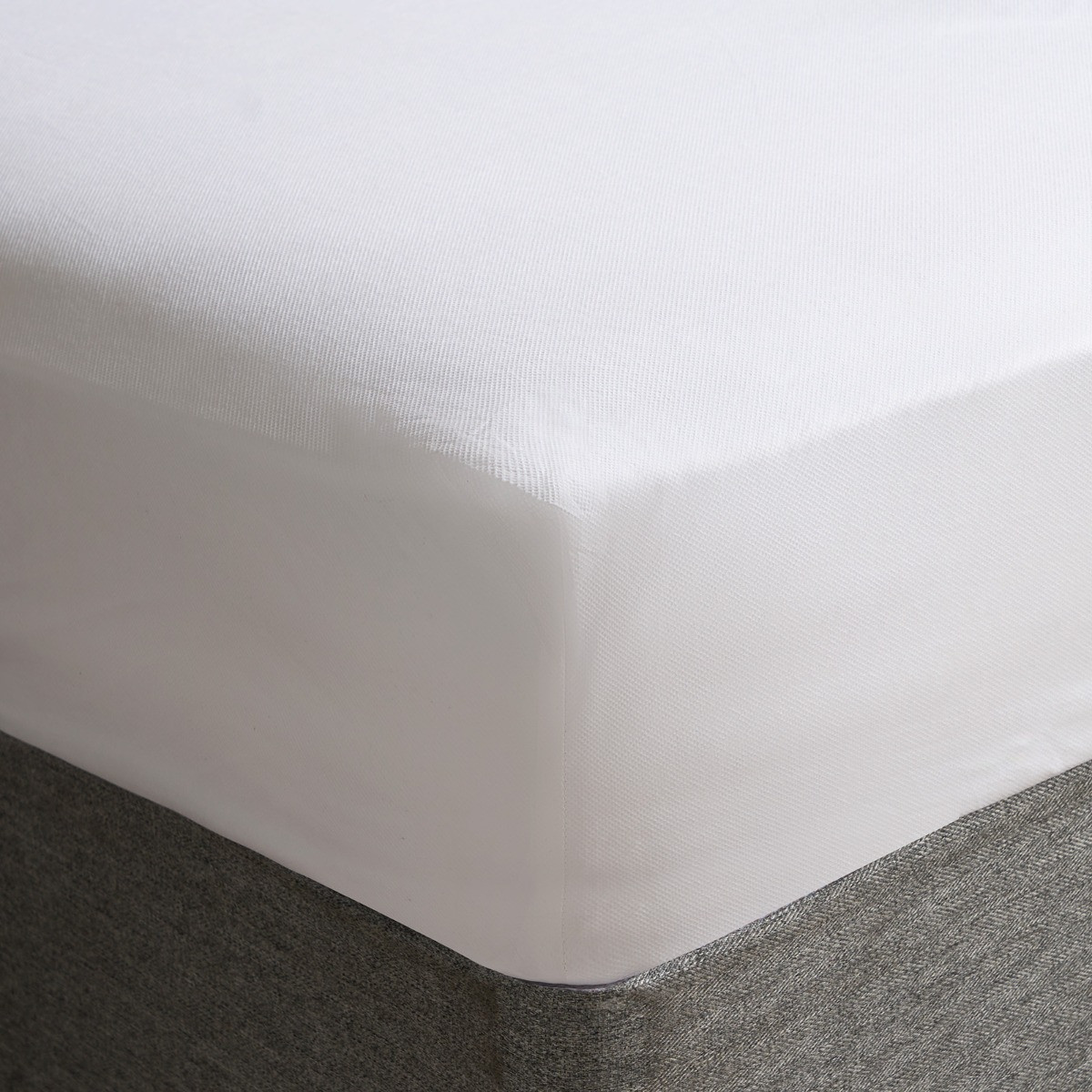 OHS Waterproof Mattress Protector - White>