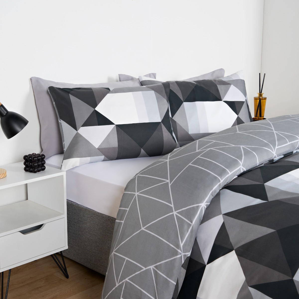 OHS Mason Retro Geometric Reversible Duvet Cover Set, Monochrome - King>