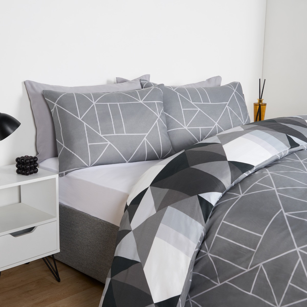 OHS Mason Retro Geometric Reversible Duvet Cover Set, Monochrome - King>