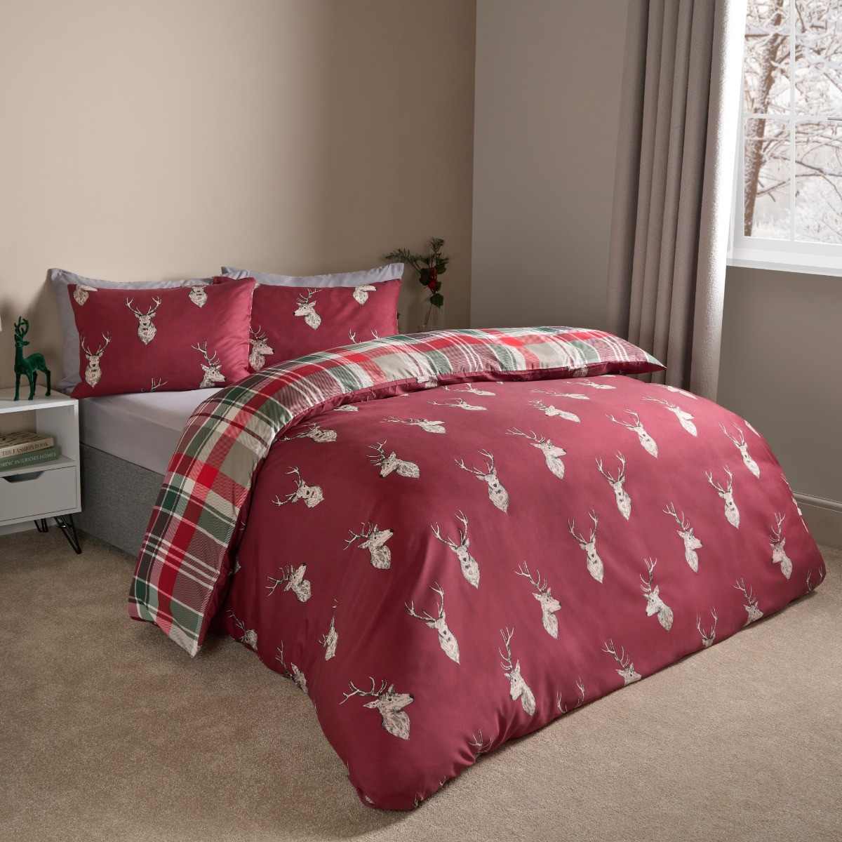 OHS Stag Checkered Reversible Duvet Set - Red>