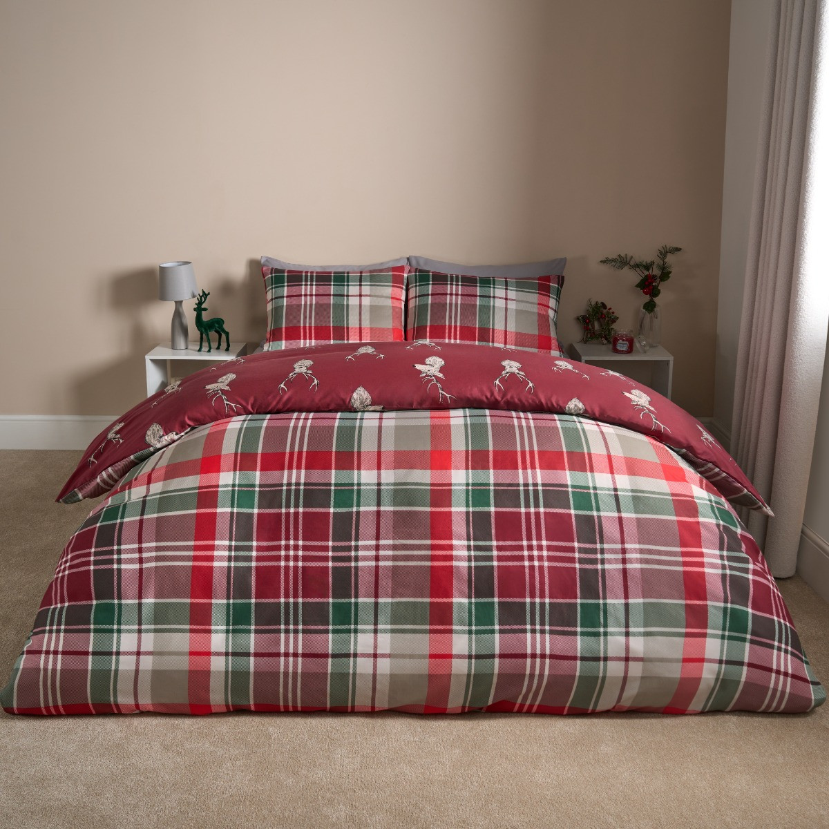 OHS Stag Checkered Reversible Duvet Set - Red>