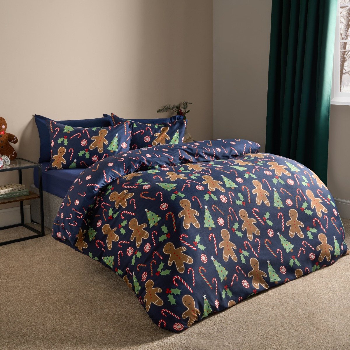 OHS Gingerbread Man Candy Cane Reversible Duvet Set - Navy>