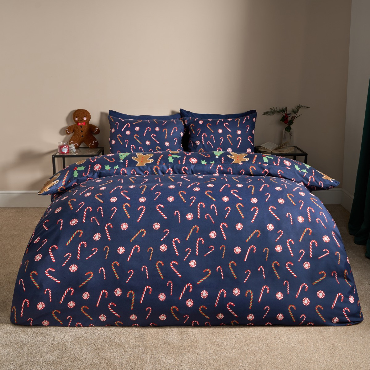 OHS Gingerbread Man Candy Cane Reversible Duvet Set - Navy>