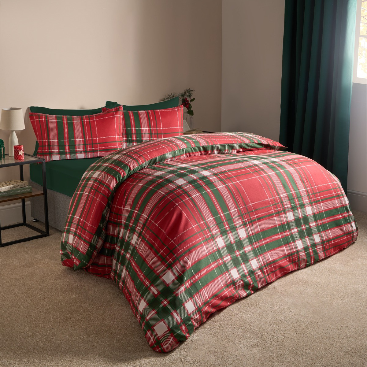 OHS Traditional Christmas Check Duvet Set - Red/Green>