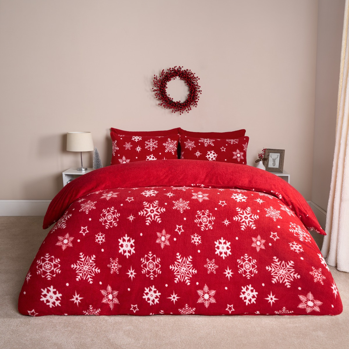 OHS Snowflake Teddy Duvet Set - Red >