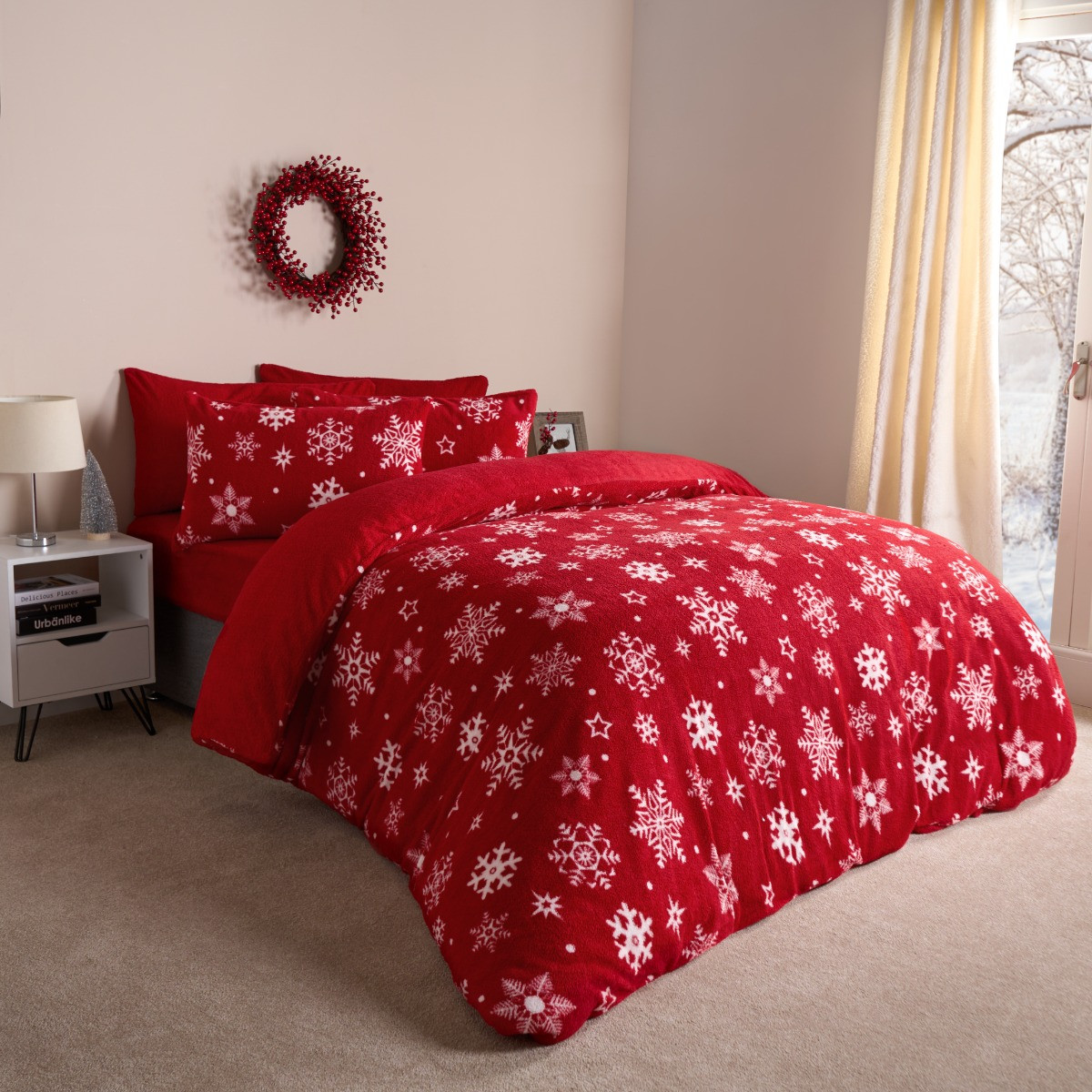 OHS Snowflake Teddy Duvet Set - Red >