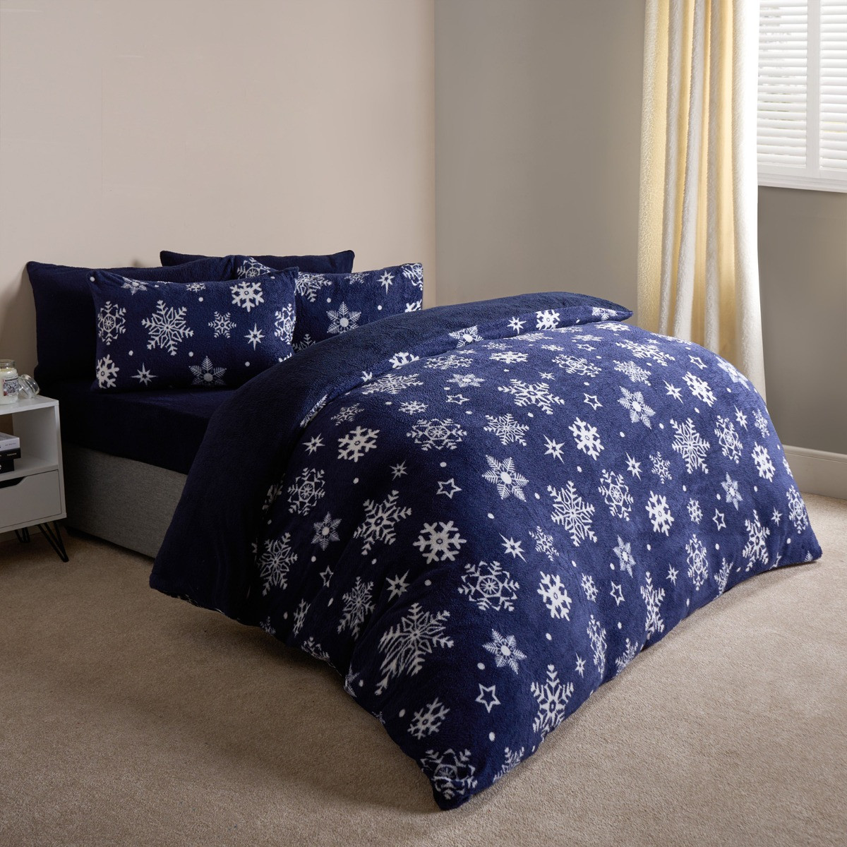 OHS Snowflake Teddy Duvet Set - Navy >