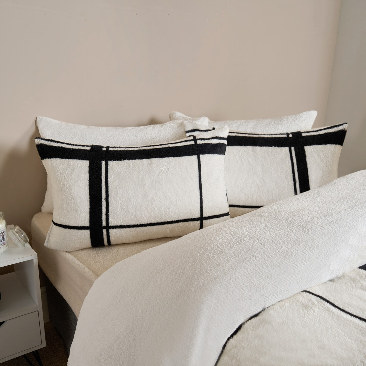 OHS Oakley Grid Teddy Duvet Cover Set - Natural/Black >