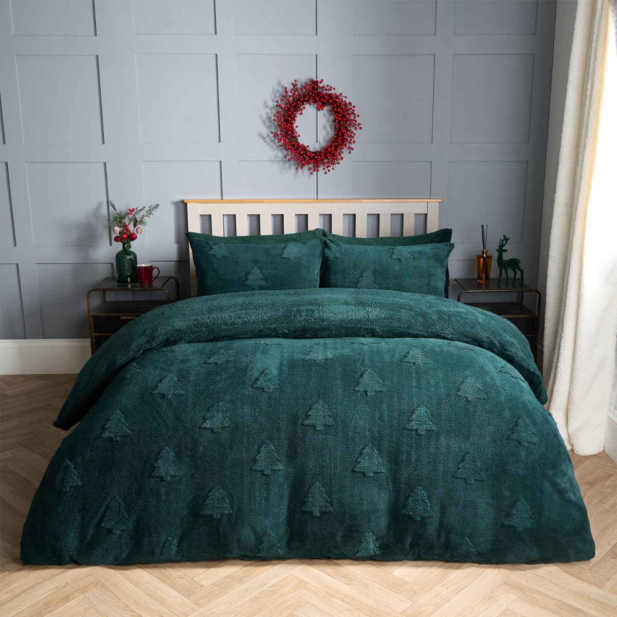 OHS Winter Tree Tufted Teddy Fleece Duvet Set - Forest Green >