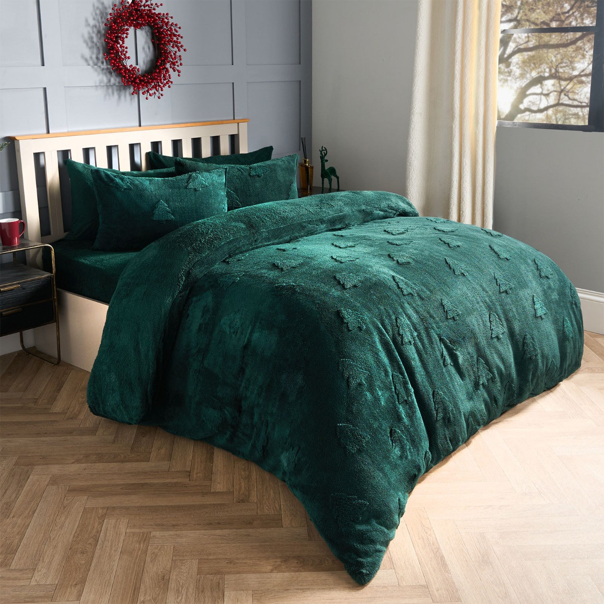 OHS Winter Tree Tufted Teddy Fleece Duvet Set - Forest Green >