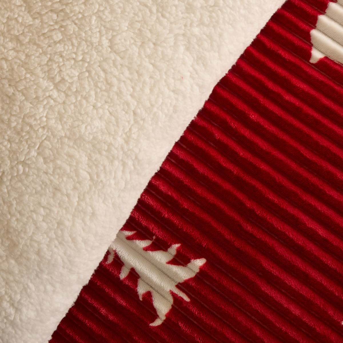 OHS Cosy Stag Ribbed Fleece Duvet Set - Red >