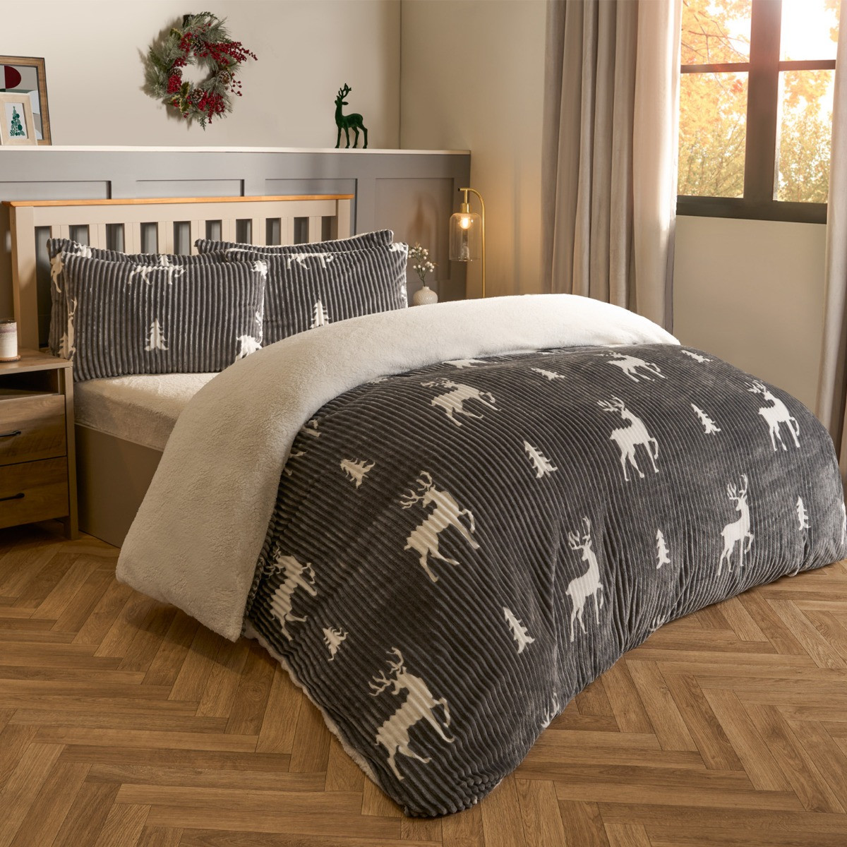 OHS Cosy Stag Ribbed Fleece Duvet Set - Grey >