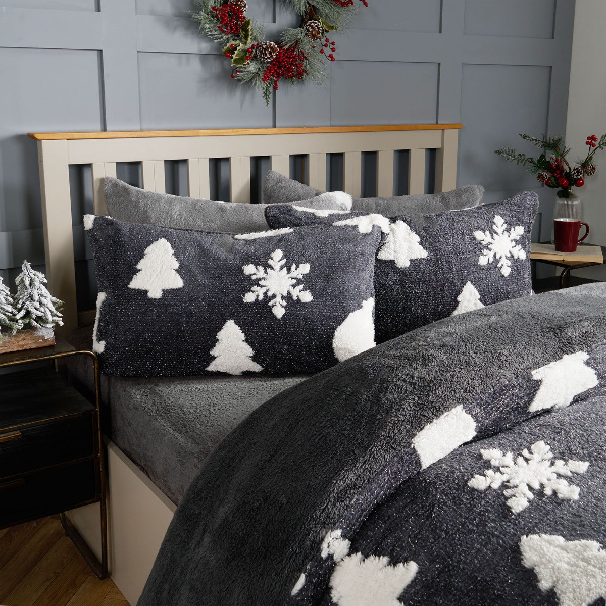 OHS Glitter Tufted Polar Bear Duvet Set, Grey - Single>