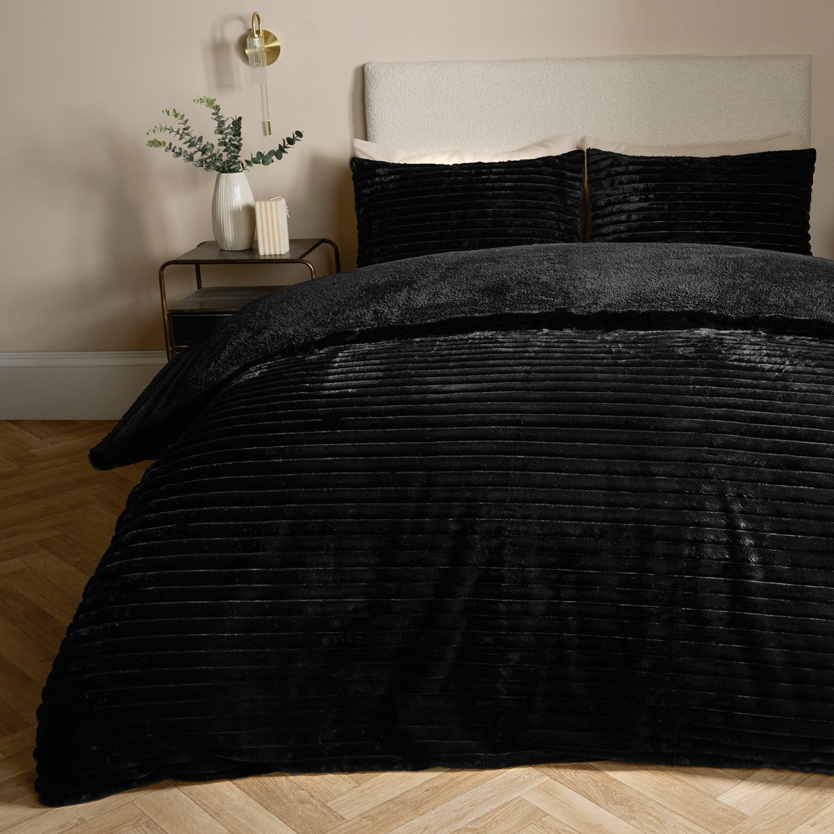 OHS Ribbed Faux Fur Duvet Set, Black - Double >