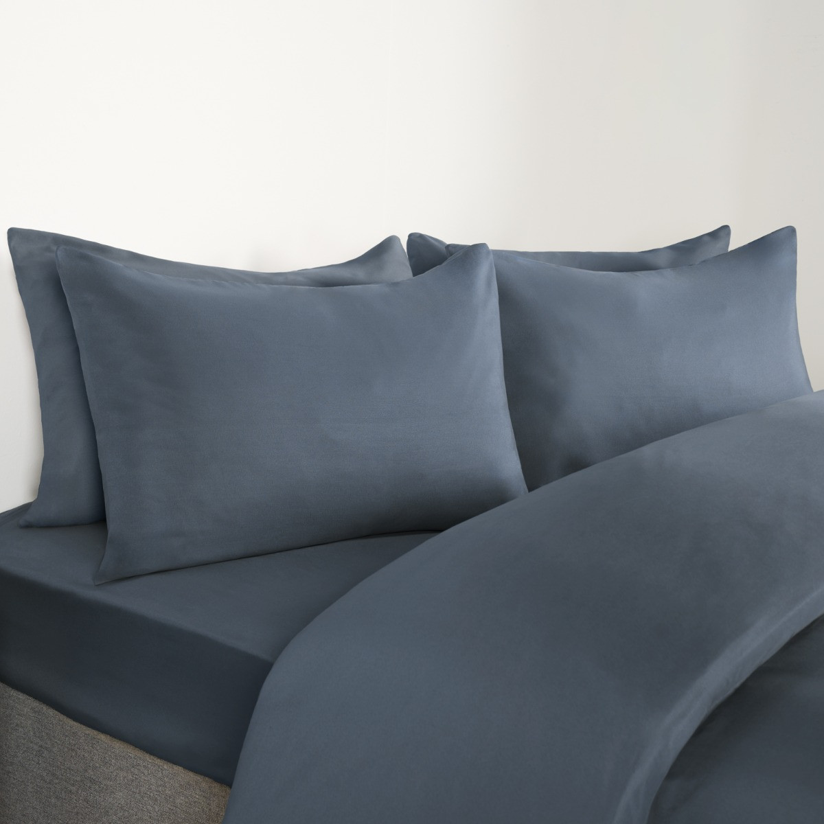 Brentfords 2 Pack Plain Dyed Housewife Pillowcases - Denim Blue>