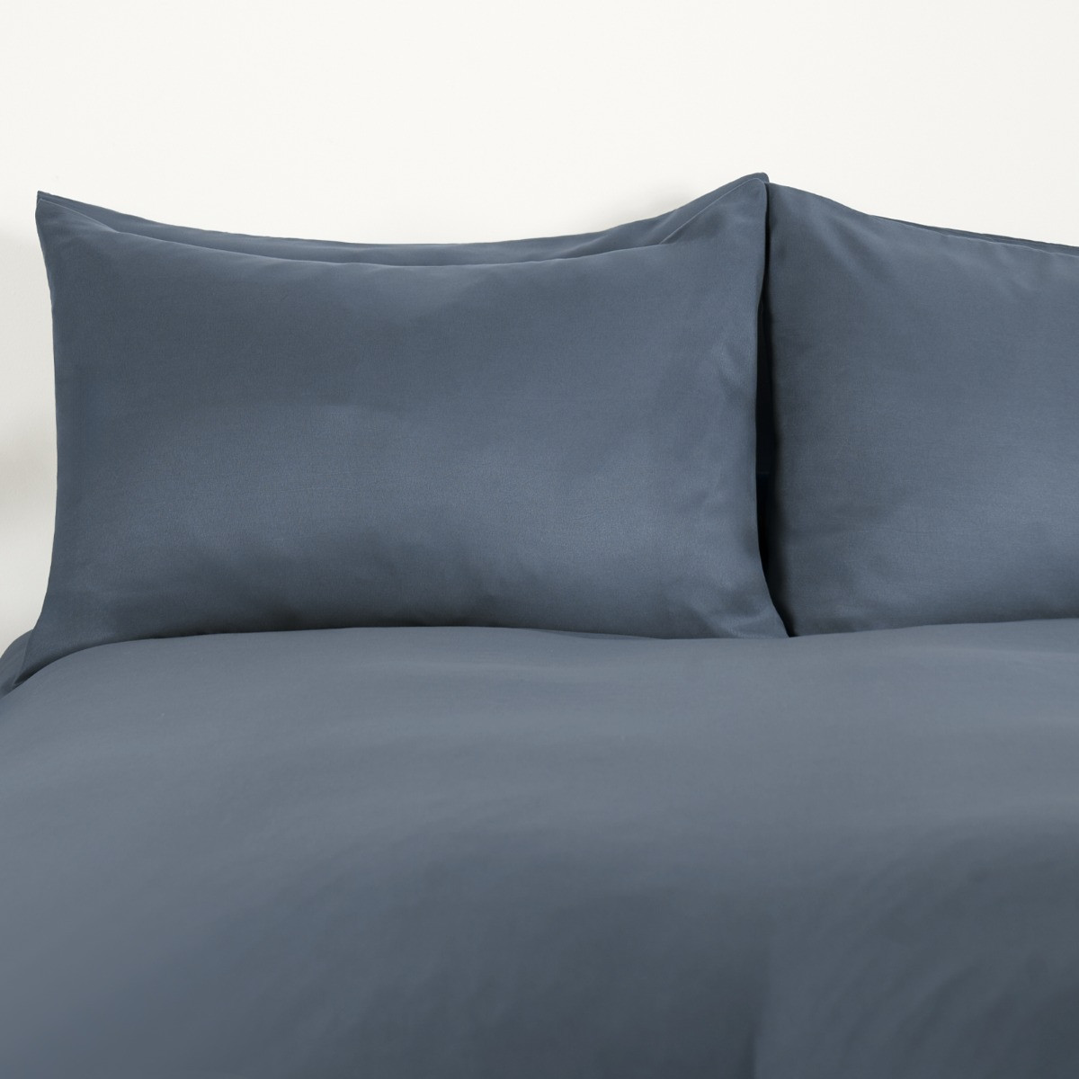 Brentfords 2 Pack Plain Dyed Housewife Pillowcases - Denim Blue>