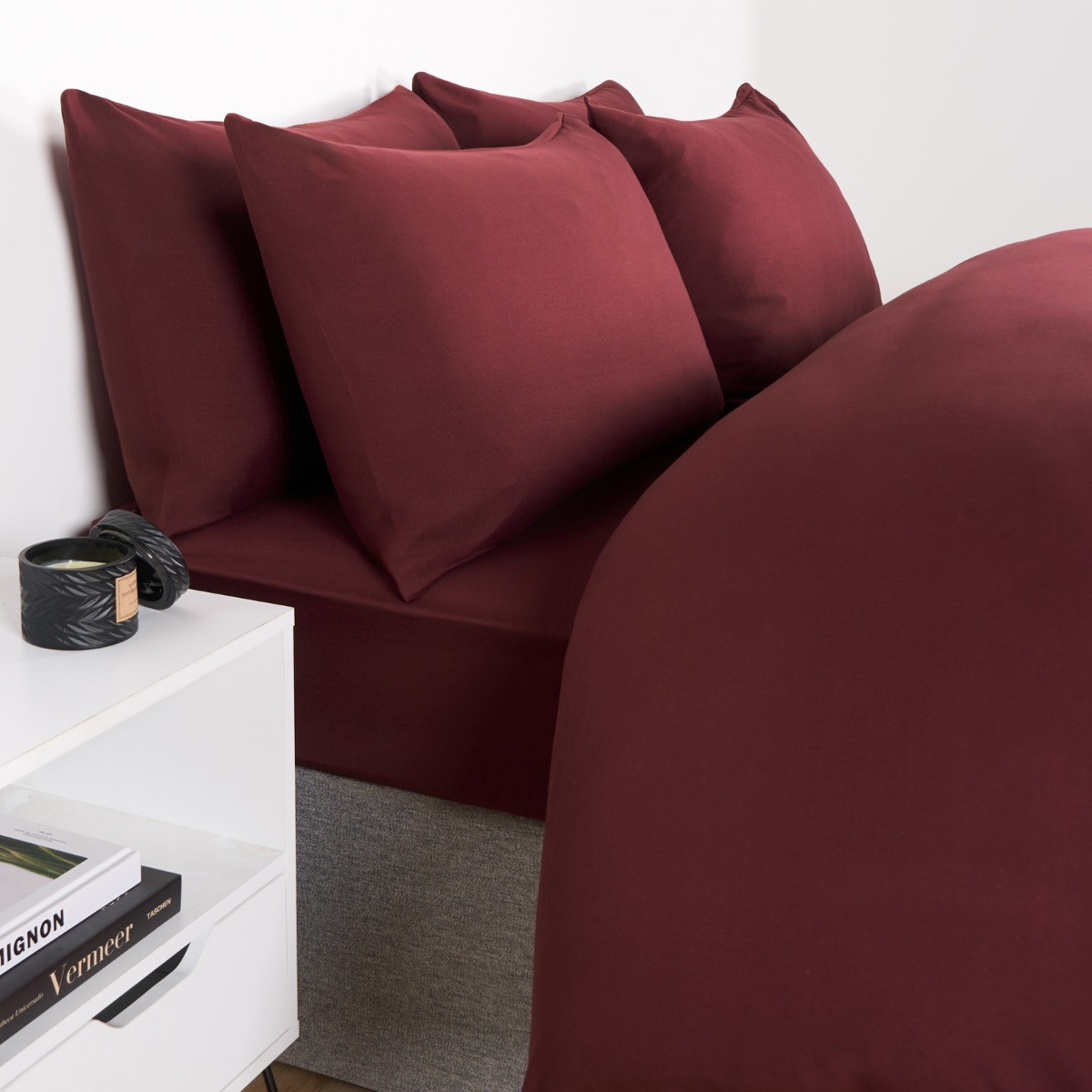 Brentfords 2 Pack Plain Dyed Housewife Pillowcases - Burgundy >