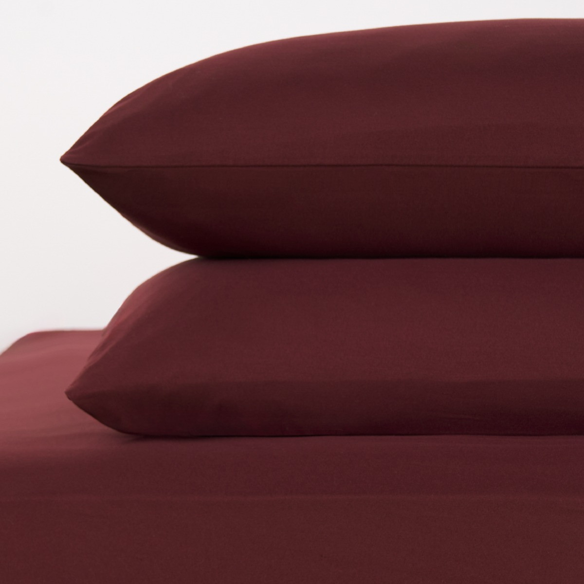 Brentfords 2 Pack Plain Dyed Housewife Pillowcases - Burgundy >