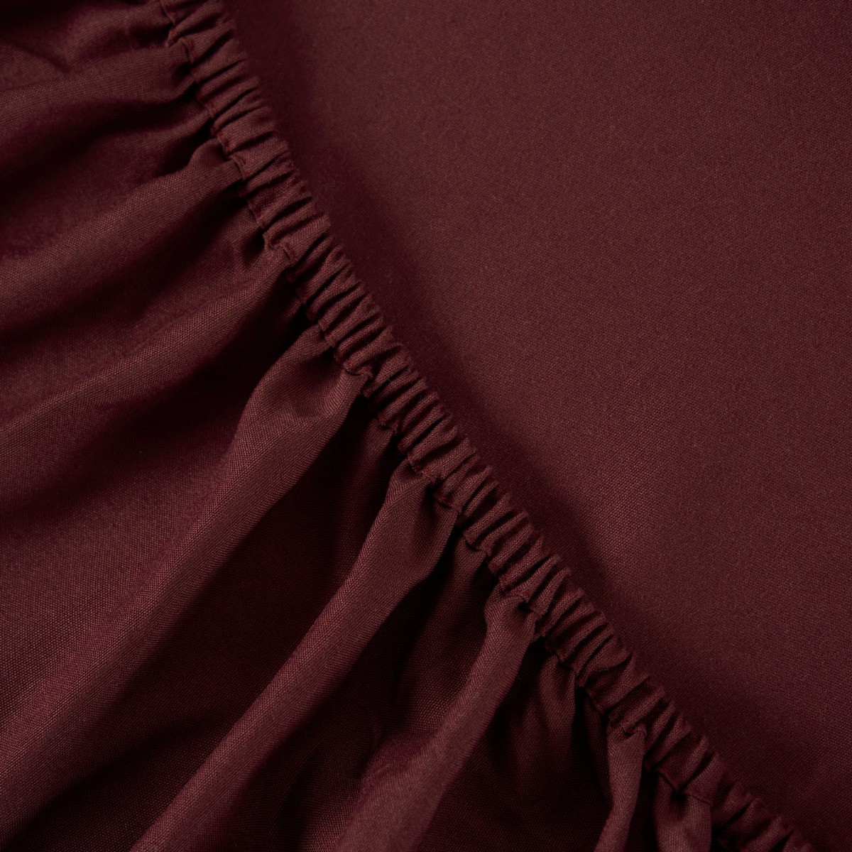 Brentfords Plain Dyed Fitted Sheet, Burgundy - King>