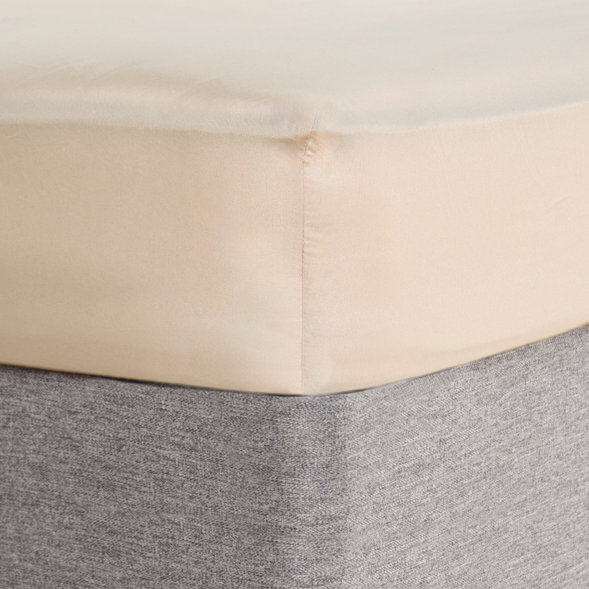 Brentfords Plain Dyed Fitted Sheet - Natural>