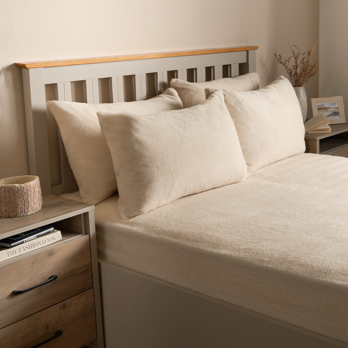 OHS Teddy Fleece Pillowcases - Cream>