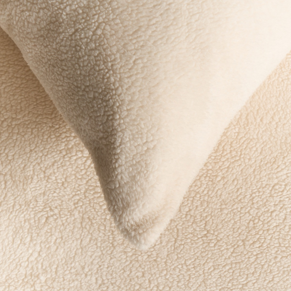 OHS Teddy Fleece Pillowcases - Cream>