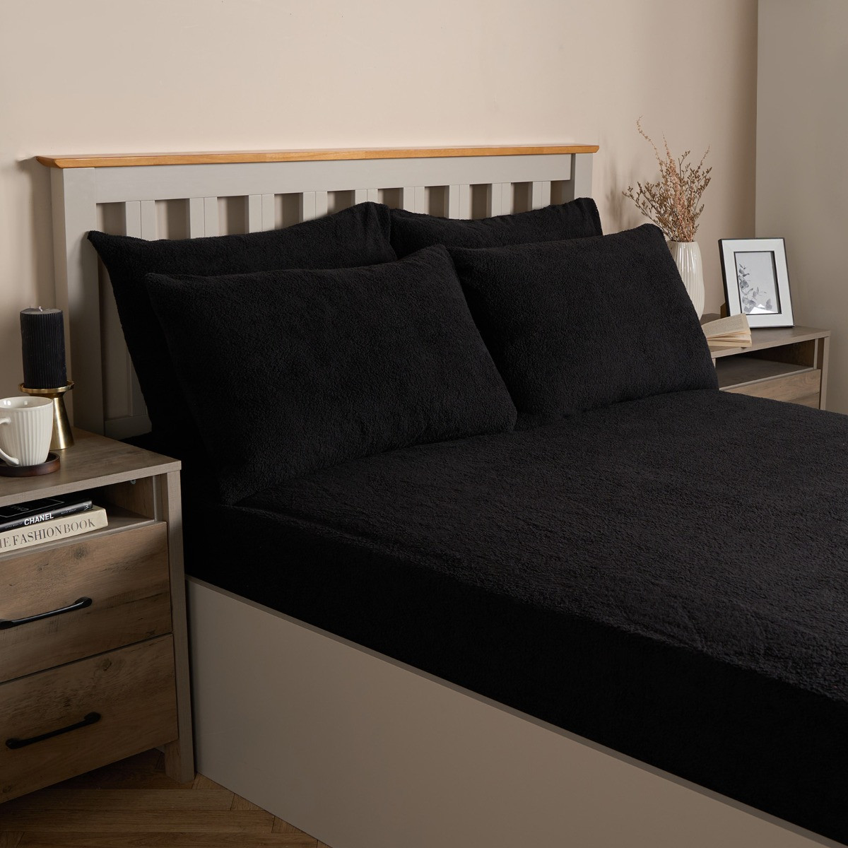 OHS Teddy Fleece Pillowcases - Black>