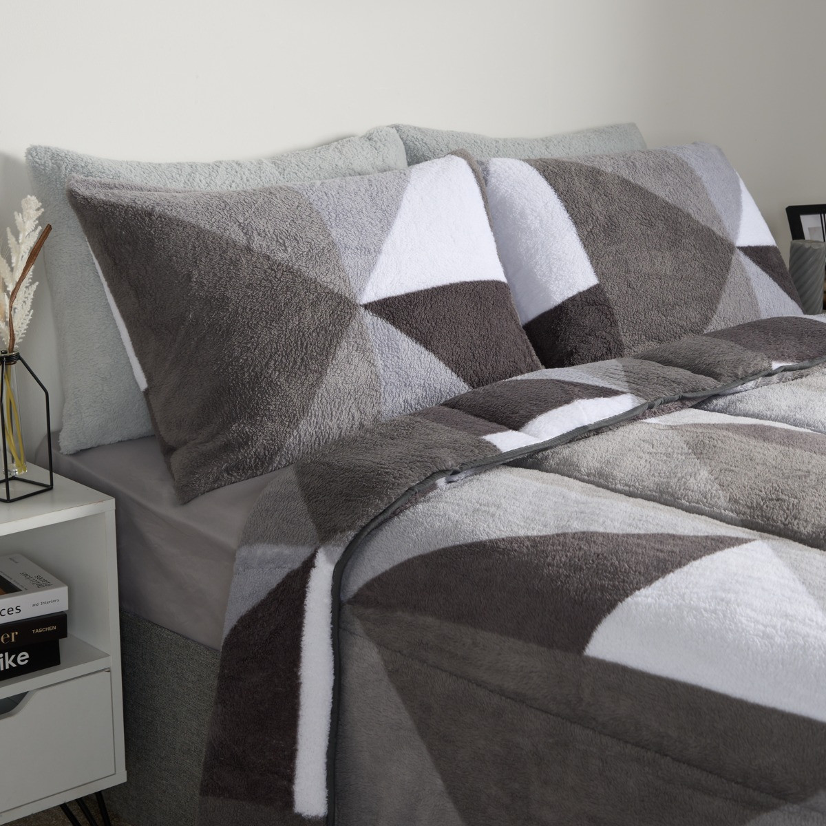 OHS Teddy Geometric Coverless 10.5 Duvet & Pillowcases, Grey - Double >