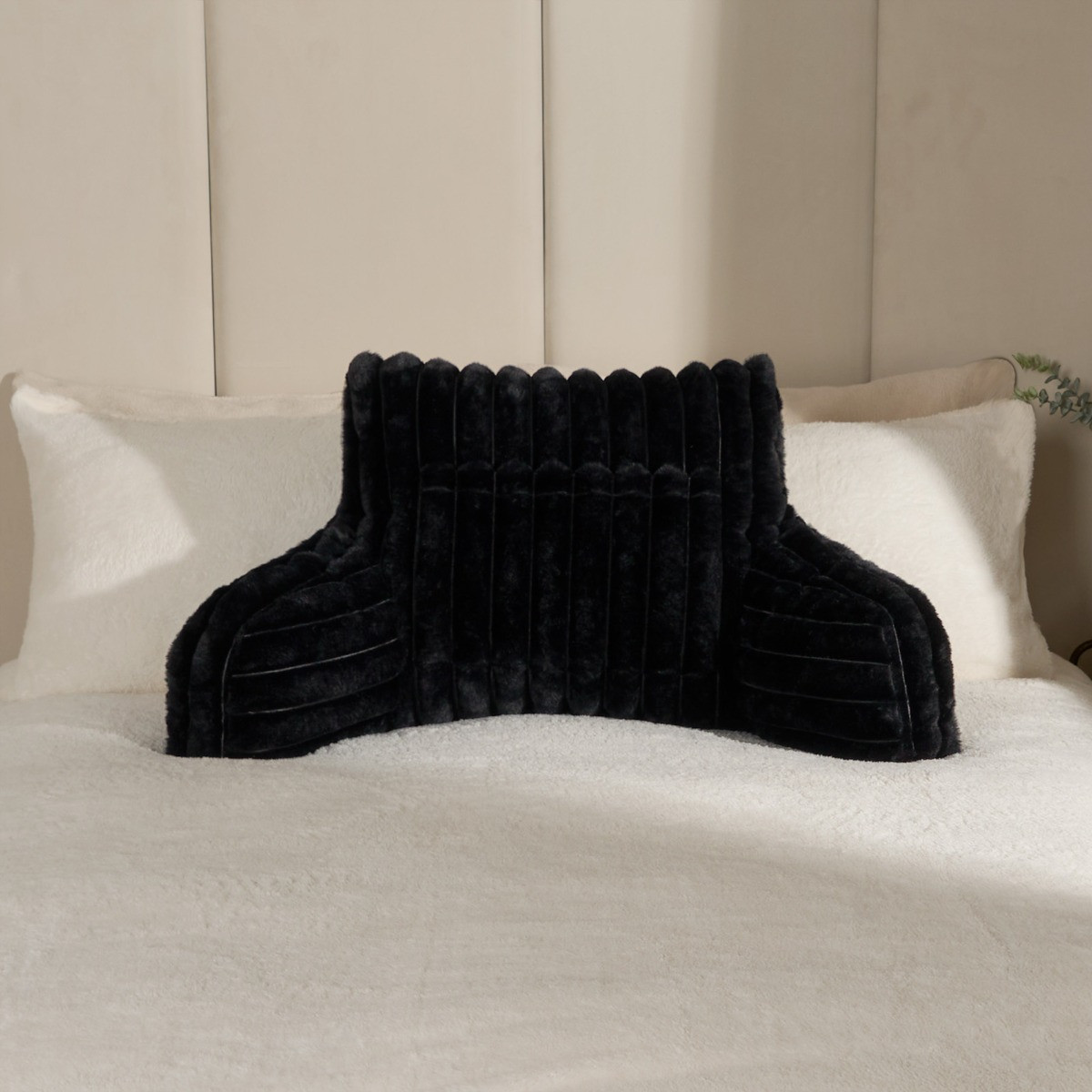 OHS Ribbed Faux Fur Cuddle Cushion with Heatable Pocket - Black>