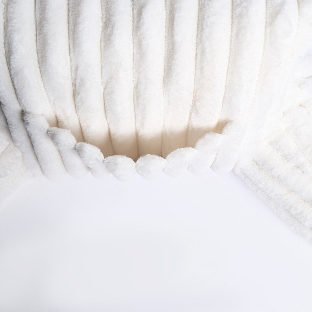 OHS Ribbed Faux Fur Cuddle Cushion with Heatable Pocket - Cream>