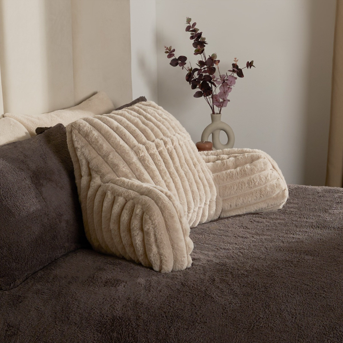 OHS Ribbed Faux Fur Cuddle Cushion with Heatable Pocket - Natural>