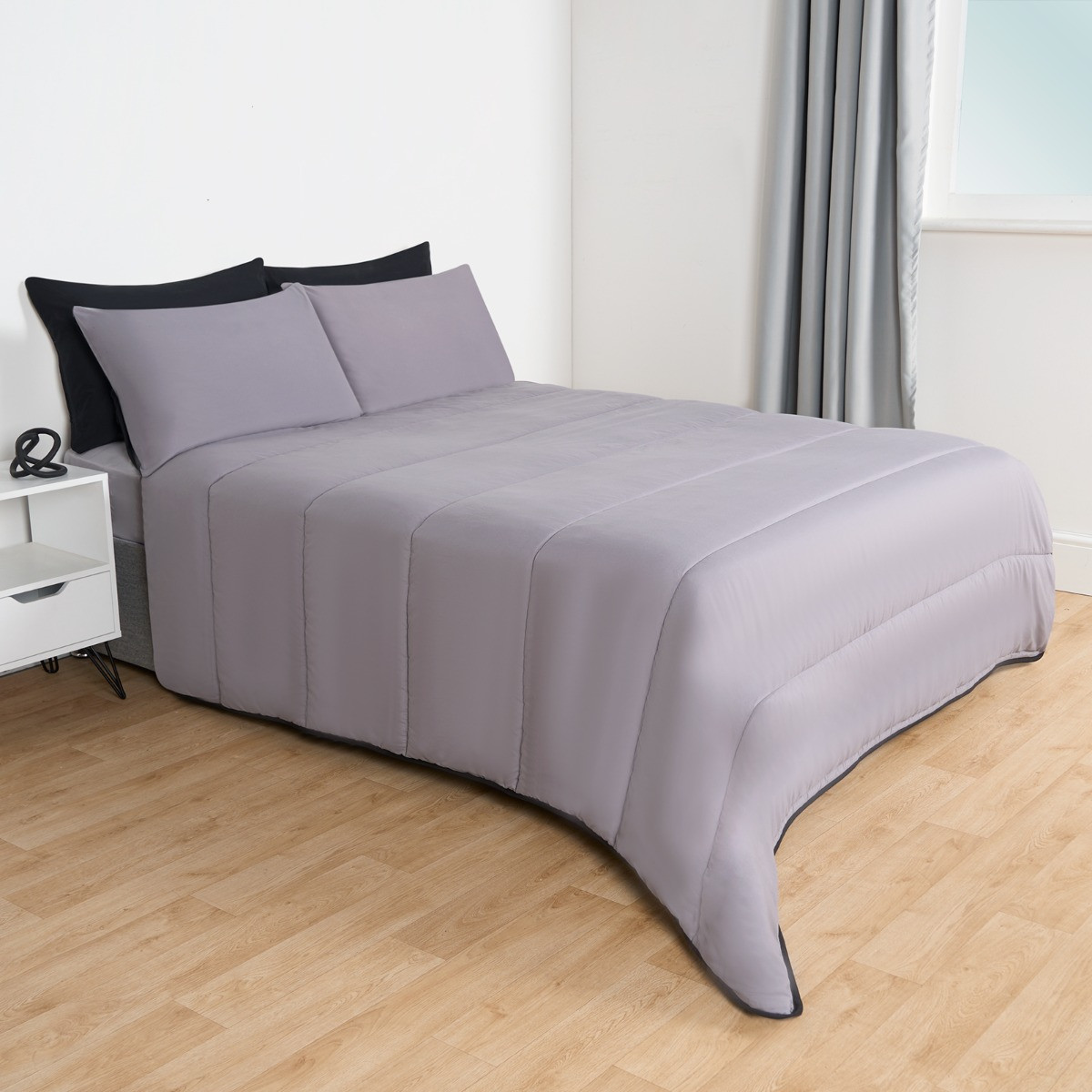 OHS Coverless 10.5 Tog Reversible Duvet & Pillowcase - Black/Grey>