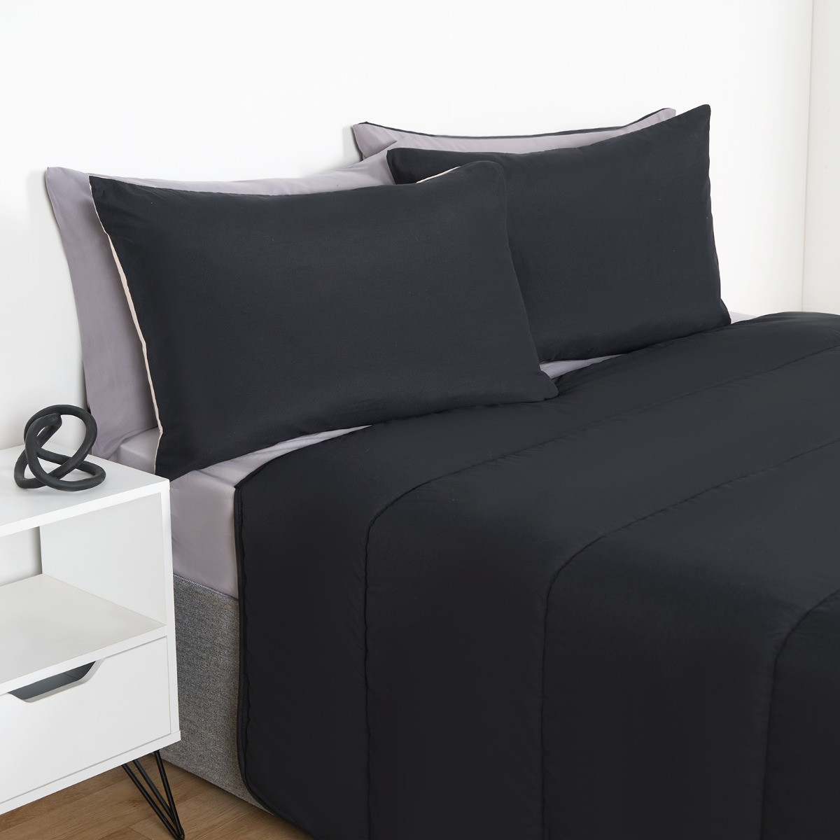 OHS Coverless 10.5 Tog Reversible Duvet & Pillowcase - Black/Grey>