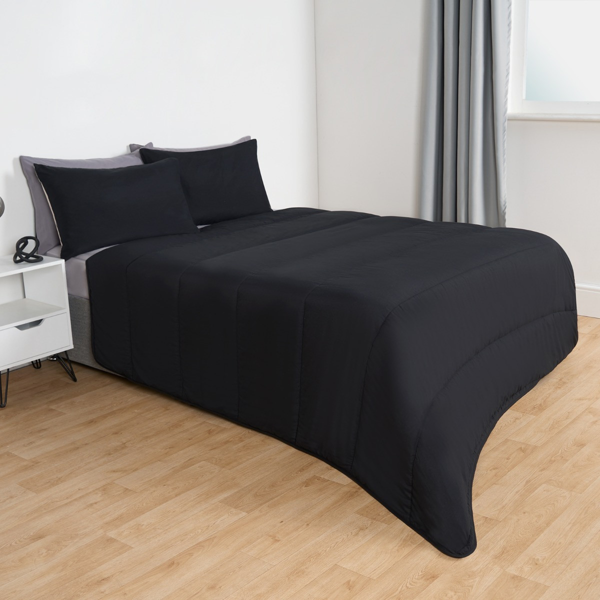 OHS Coverless 10.5 Tog Reversible Duvet & Pillowcase - Black/Grey>